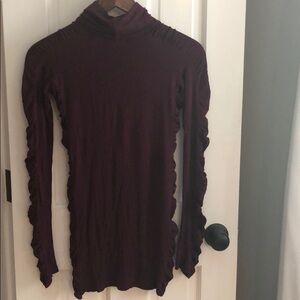284. Ladies Larrivo Maternity / Nursing Long Tunic Style Burgundy Turtleneck